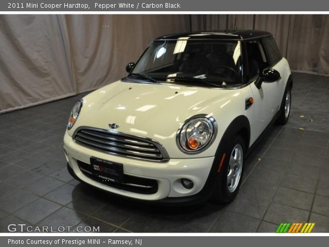 2011 Mini Cooper Hardtop in Pepper White