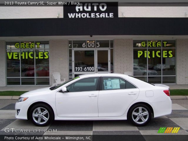 2013 Toyota Camry SE in Super White