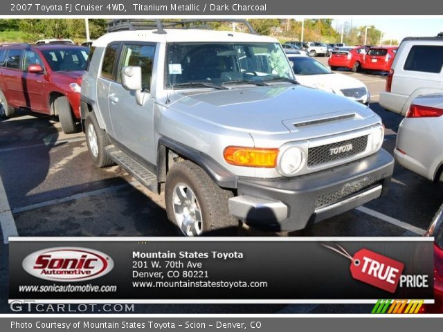 2007 Toyota FJ Cruiser 4WD in Titanium Metallic