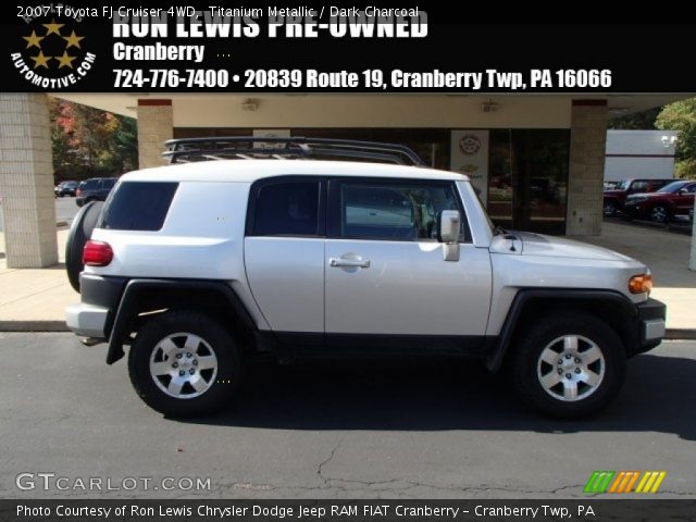 2007 Toyota FJ Cruiser 4WD in Titanium Metallic