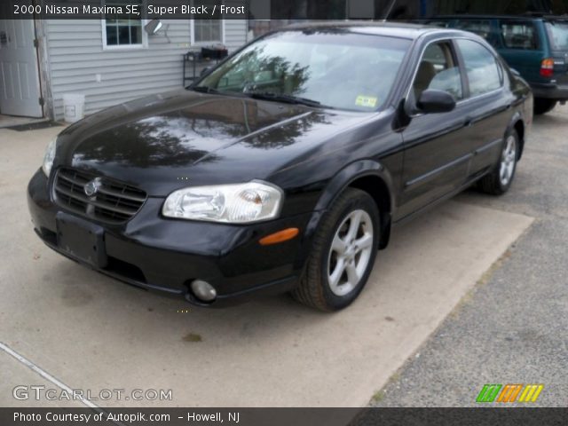 2000 Nissan Maxima SE in Super Black
