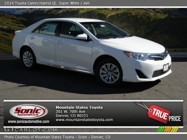 2014 Toyota Camry Hybrid LE in Super White