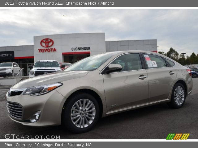 2013 Toyota Avalon Hybrid XLE in Champagne Mica