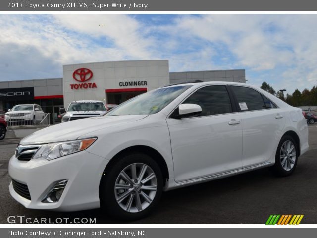 2013 Toyota Camry XLE V6 in Super White