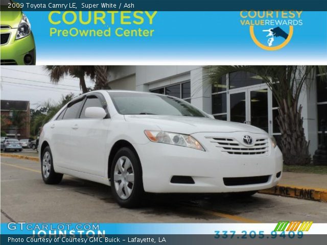 2009 Toyota Camry LE in Super White