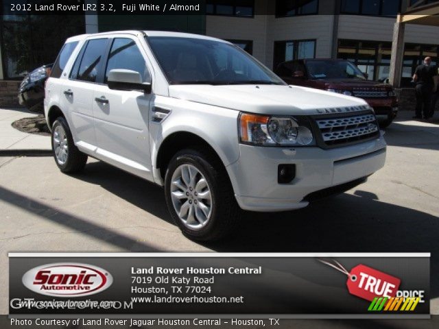 2012 Land Rover LR2 3.2 in Fuji White