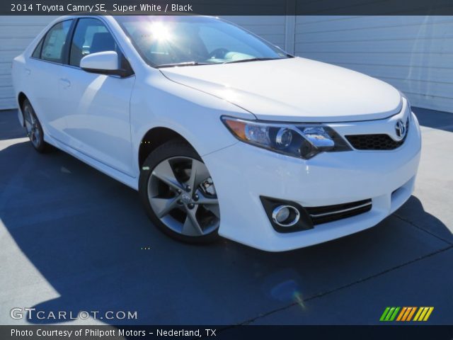 2014 Toyota Camry SE in Super White