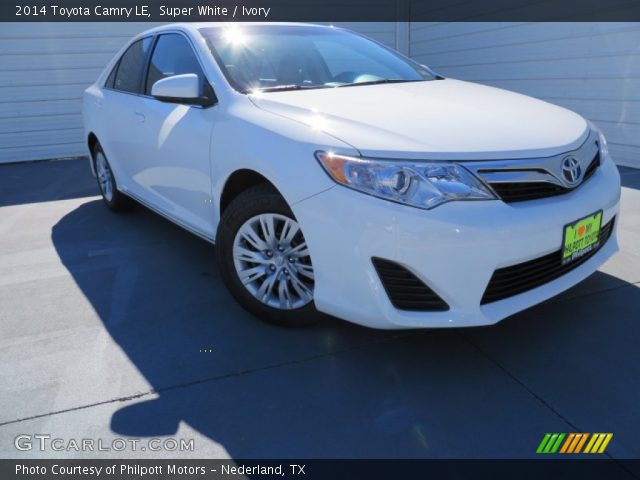 2014 Toyota Camry LE in Super White