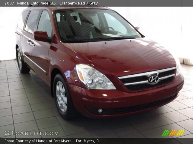 2007 Hyundai Entourage GLS in Cranberry Red