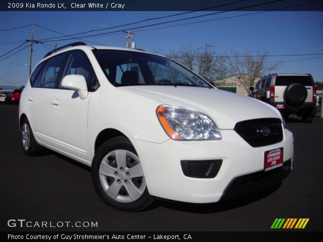 2009 Kia Rondo LX in Clear White