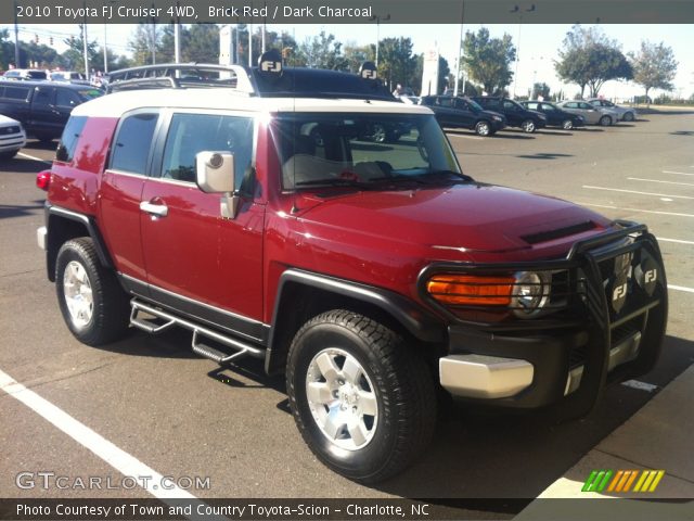 2010 Toyota FJ Cruiser 4WD in Brick Red