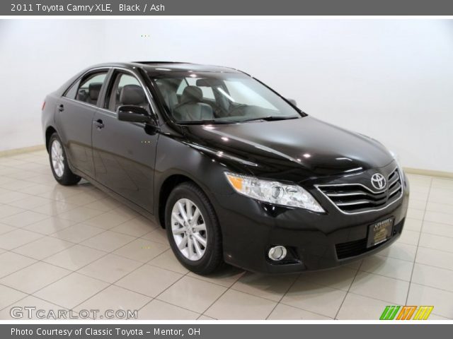 2011 Toyota Camry XLE in Black