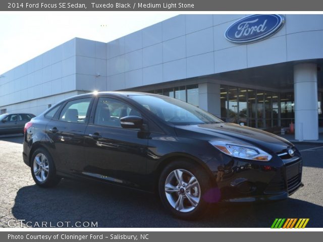 2014 Ford Focus SE Sedan in Tuxedo Black