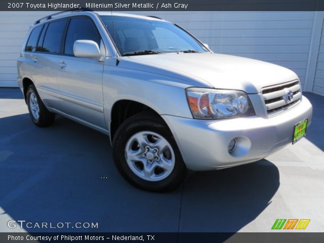 2007 Toyota Highlander  in Millenium Silver Metallic