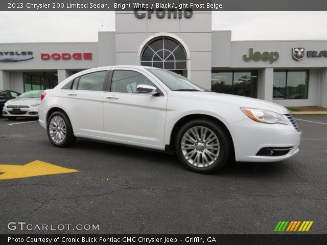 2013 Chrysler 200 Limited Sedan in Bright White