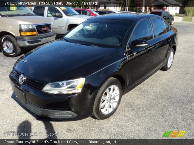 2011 Volkswagen Jetta SE Sedan in Black