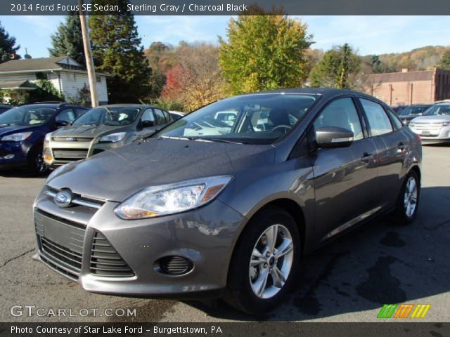 2014 Ford Focus SE Sedan in Sterling Gray