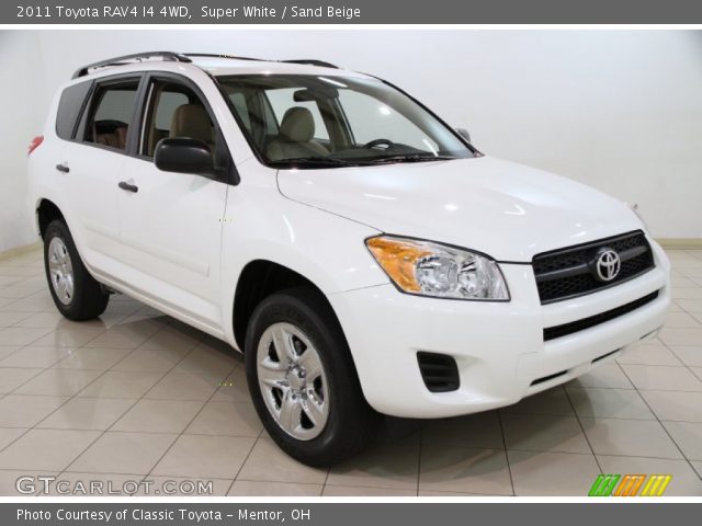 2011 Toyota RAV4 I4 4WD in Super White