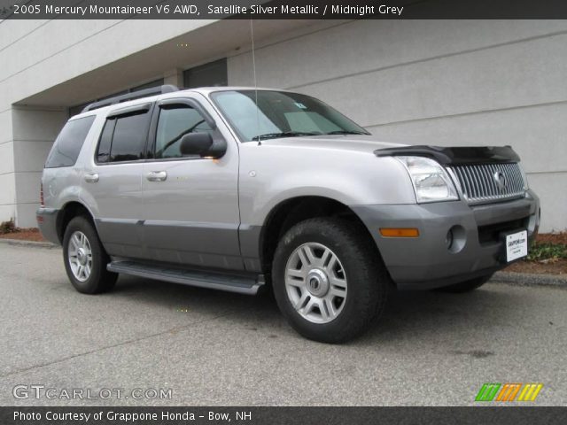 2005 Mercury Mountaineer V6 AWD in Satellite Silver Metallic