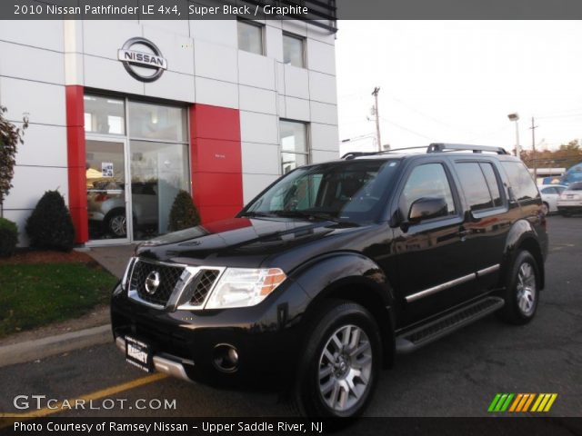 2010 Nissan Pathfinder LE 4x4 in Super Black