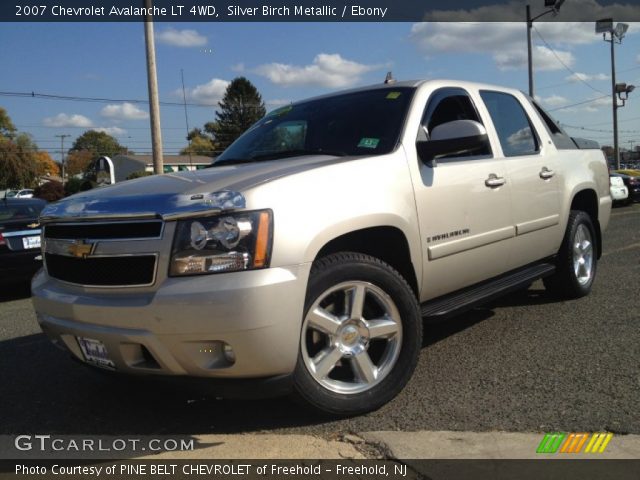 2007 Chevrolet Avalanche LT 4WD in Silver Birch Metallic