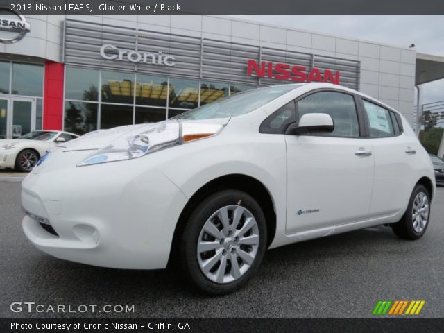 2013 Nissan LEAF S in Glacier White