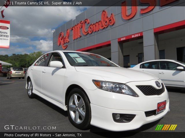 2011 Toyota Camry SE V6 in Super White