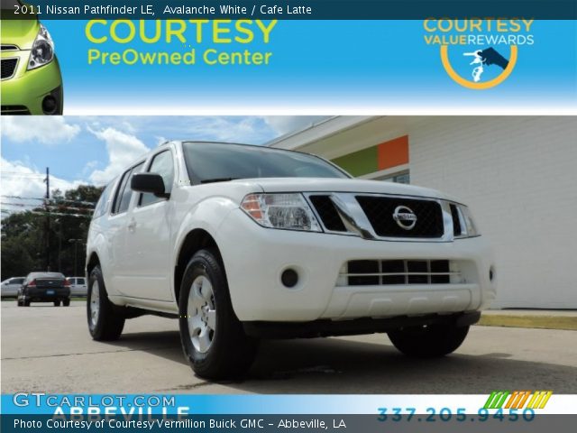2011 Nissan Pathfinder LE in Avalanche White