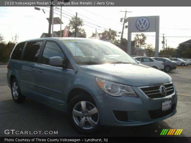 2010 Volkswagen Routan SE in Antigua Blue Metallic