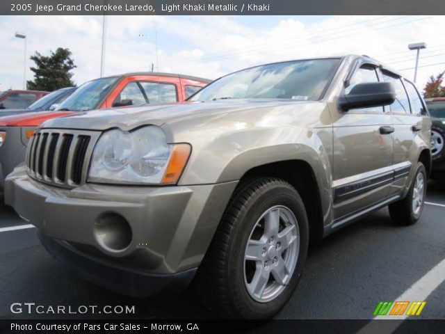 2005 Jeep Grand Cherokee Laredo in Light Khaki Metallic