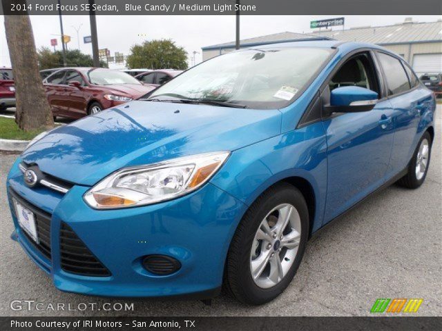 2014 Ford Focus SE Sedan in Blue Candy