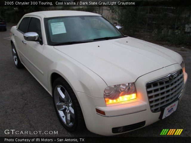 2005 Chrysler 300 Touring in Cool Vanilla