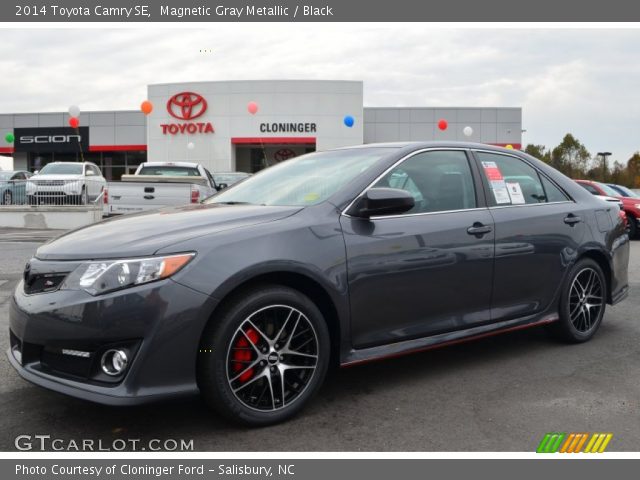 2014 Toyota Camry SE in Magnetic Gray Metallic