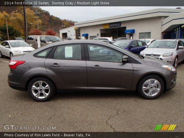2014 Ford Focus SE Sedan in Sterling Gray