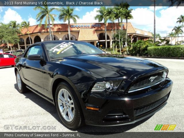 2013 Ford Mustang V6 Convertible in Black