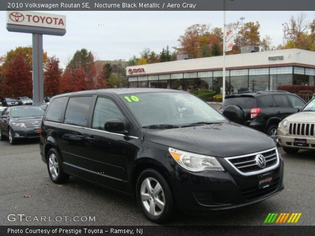 2010 Volkswagen Routan SE in Nocturne Black Metallic