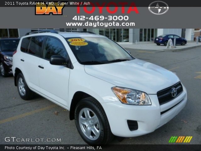 2011 Toyota RAV4 I4 4WD in Super White