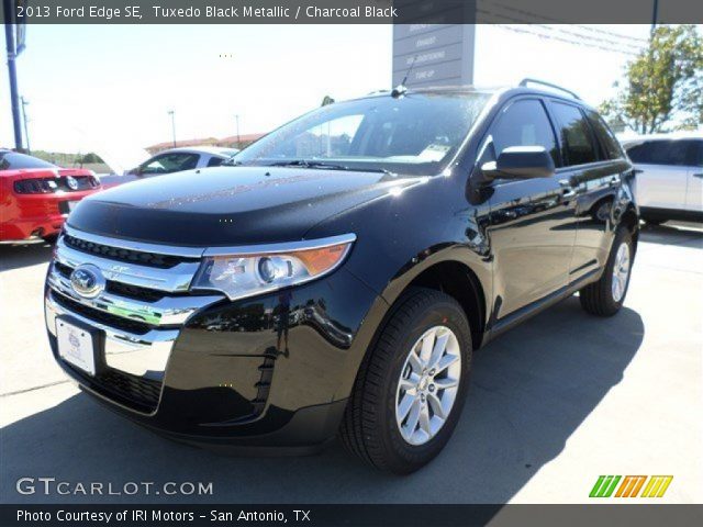 2013 Ford Edge SE in Tuxedo Black Metallic