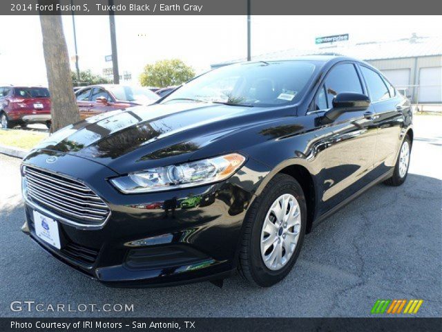 2014 Ford Fusion S in Tuxedo Black