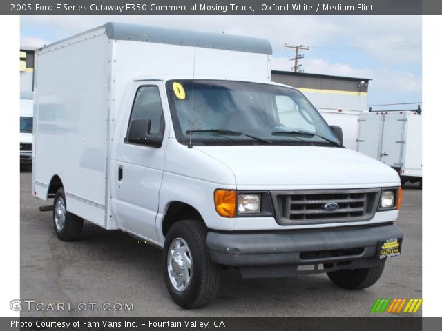 2005 Ford E Series Cutaway E350 Commercial Moving Truck in Oxford White