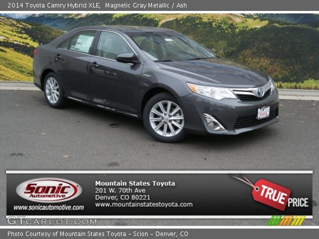 2014 Toyota Camry Hybrid XLE in Magnetic Gray Metallic