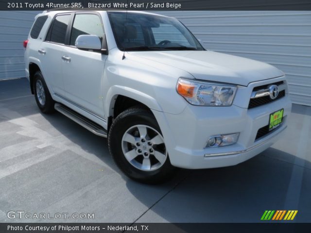 2011 Toyota 4Runner SR5 in Blizzard White Pearl