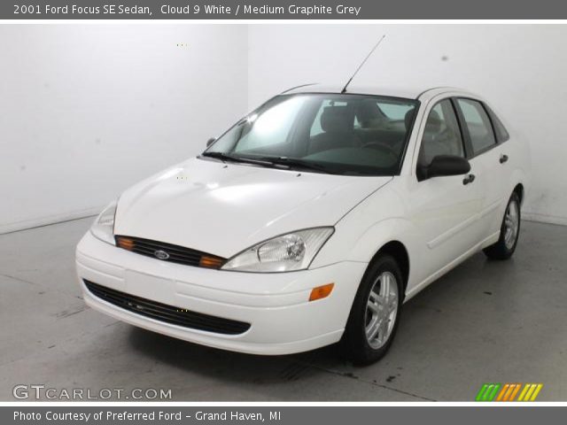 2001 Ford Focus SE Sedan in Cloud 9 White