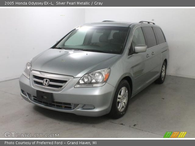 2005 Honda Odyssey EX-L in Silver Pearl Metallic