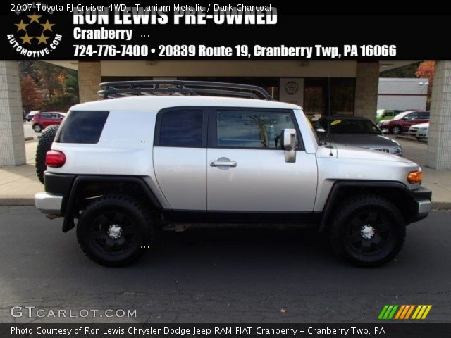 2007 Toyota FJ Cruiser 4WD in Titanium Metallic