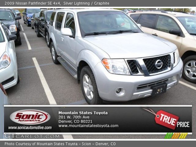 2009 Nissan Pathfinder SE 4x4 in Silver Lightning