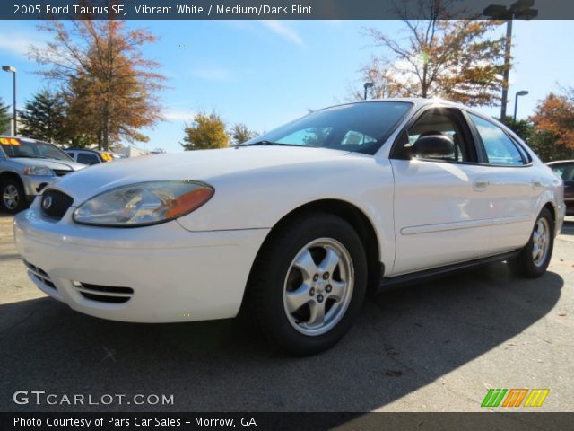 2005 Ford Taurus SE in Vibrant White