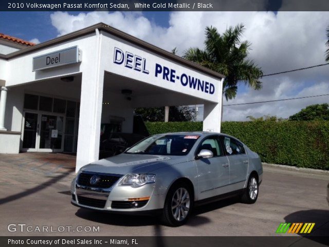 2010 Volkswagen Passat Komfort Sedan in White Gold Metallic