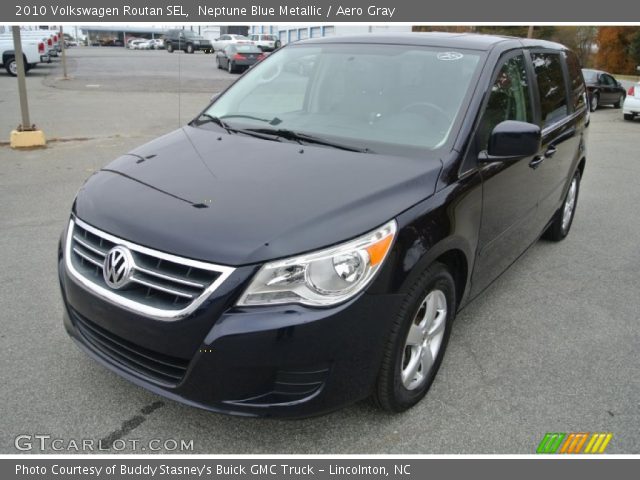 2010 Volkswagen Routan SEL in Neptune Blue Metallic