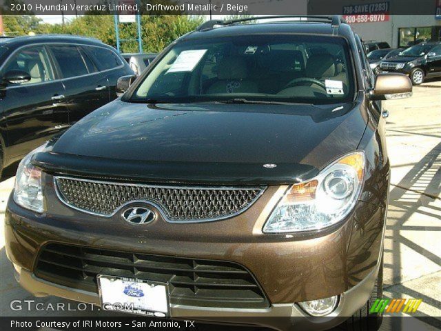 2010 Hyundai Veracruz Limited in Driftwood Metallic